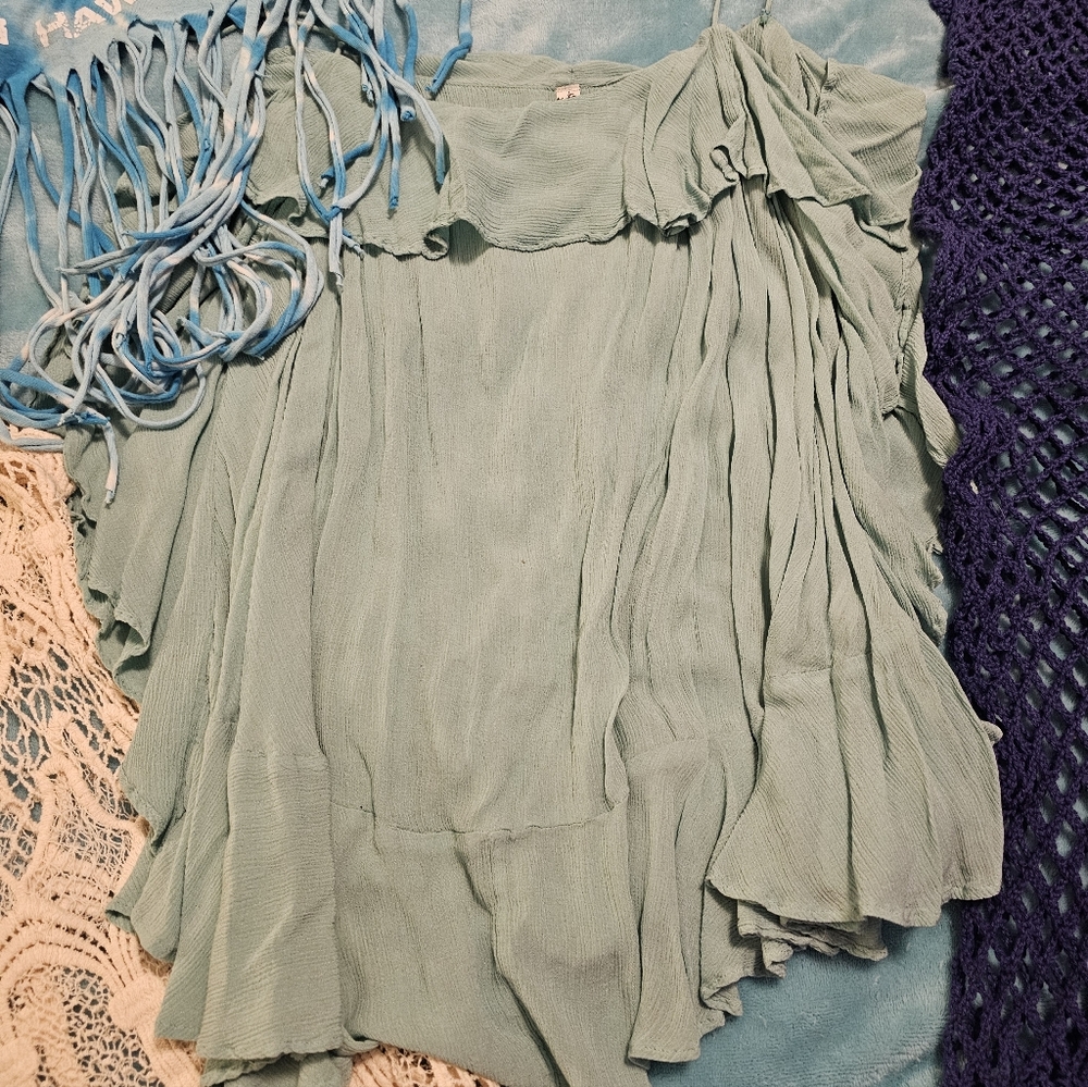 Various crochet Fringed And Ruffled Bundle - Picture 3 of 13